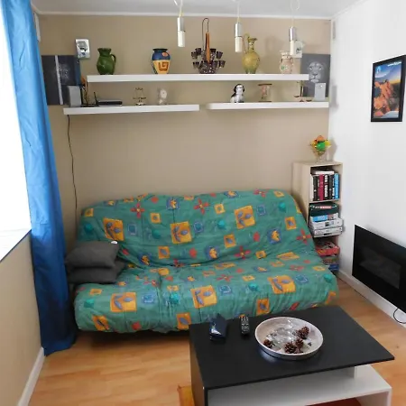 Appartement appartement complet ( F3 ) dans maison de village