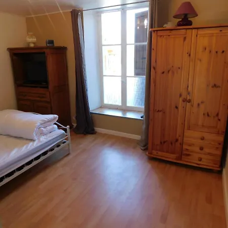 appartement complet ( F3 ) dans maison de village Doussard