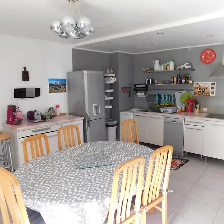 appartement complet ( F3 ) dans maison de village * Doussard